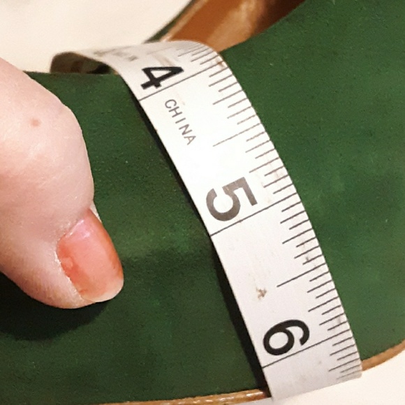 ZARA Emerald w/ Gold Peep Toe Heels - Picture 8 of 9